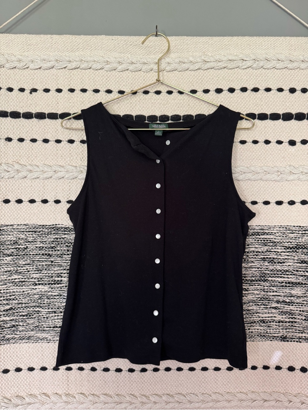 Wild fable Classic Black Sleeveless Button-Front Top